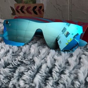 NWOT “Blenders” Womens Sunglasses